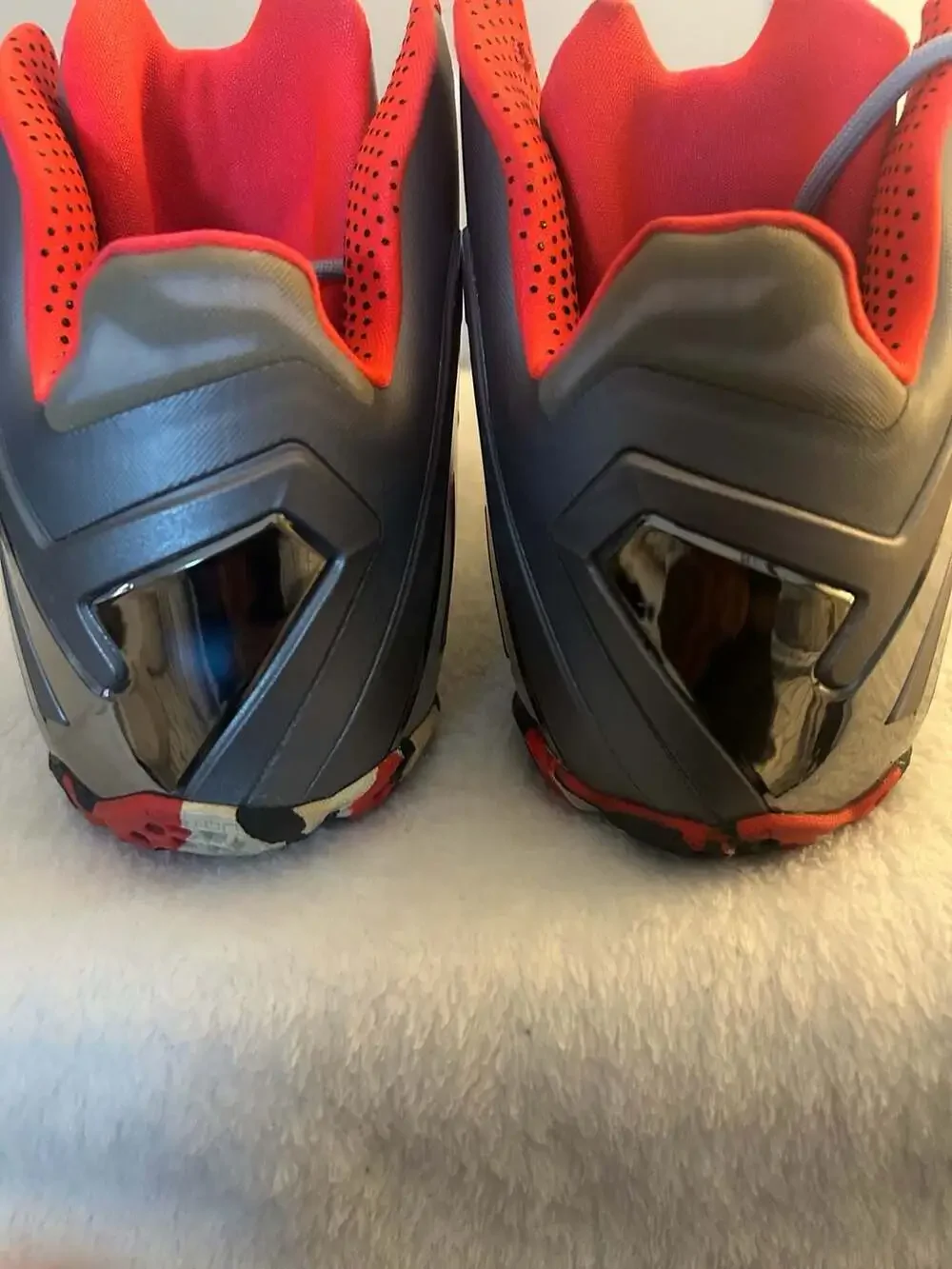 Nike LeBron 11 Elite Basketball Shoes Size 9.5